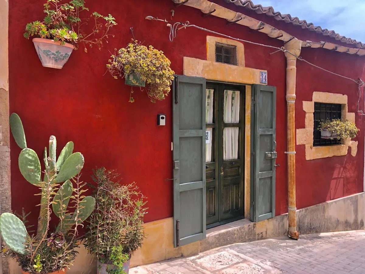 Agliastrello Rooms Noto 0*,  Italia